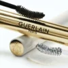Siero volumizzante per ciglia di origine naturale al 91% arricchito con miele Siero volumizzante per ciglia di origine naturale al 91% arricchito con miele